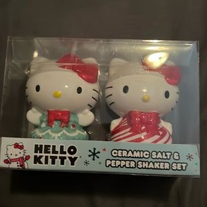 Hello kitty salt and pepper shaker